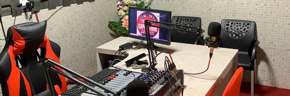 A Rádio que louva e adora